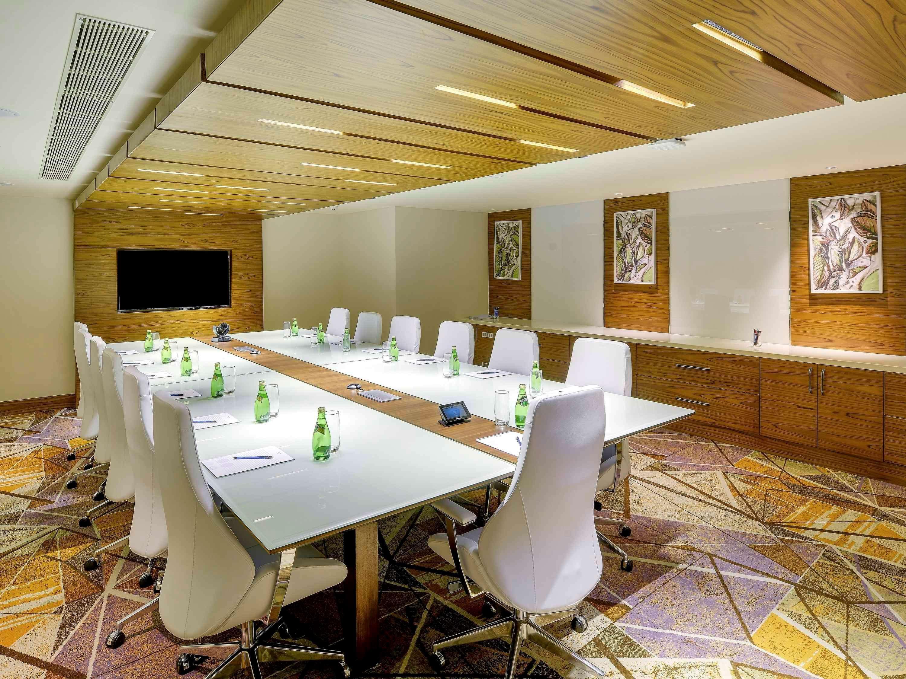 Novotel Kochi Infopark Exterior photo Meeting room