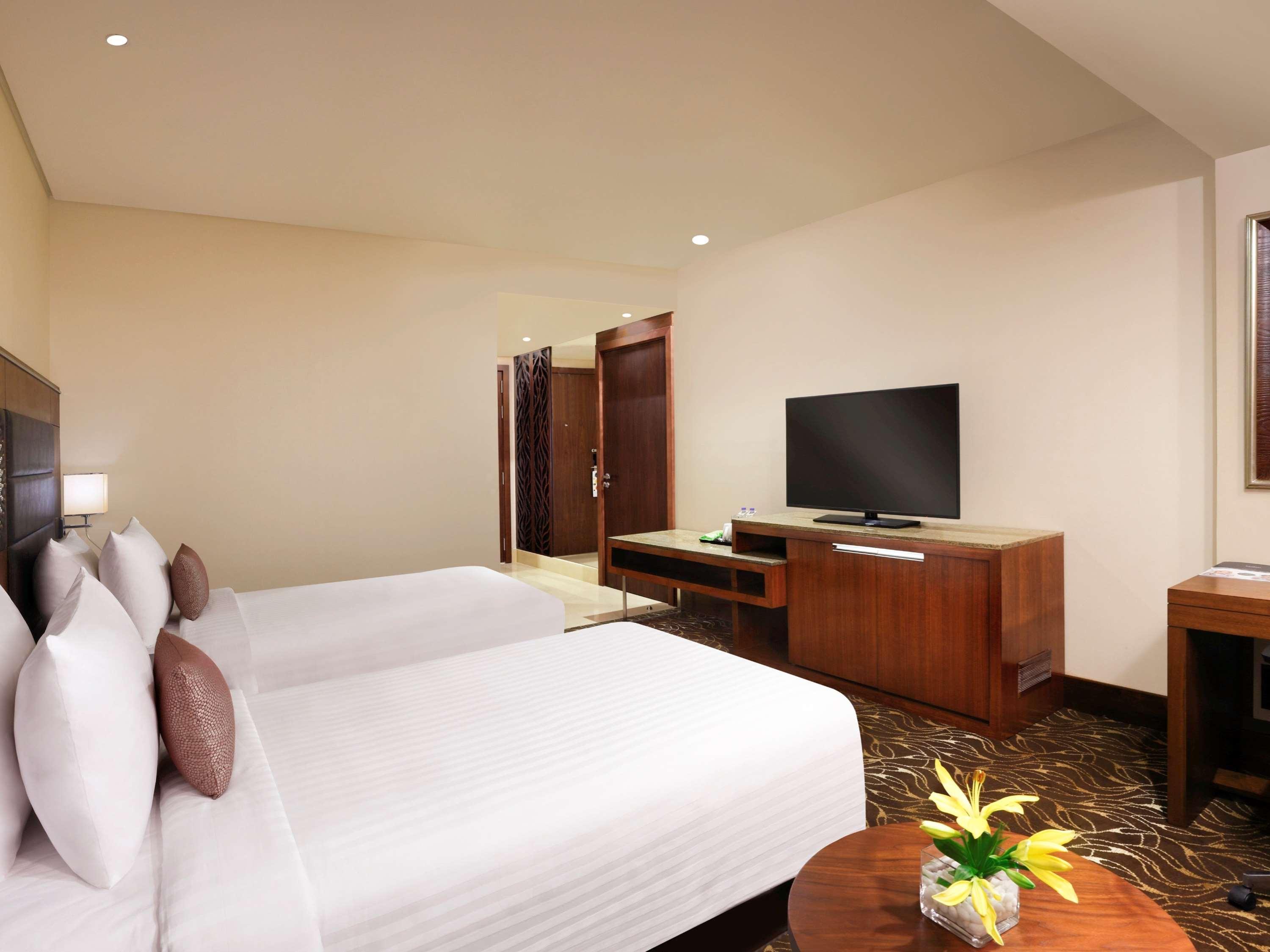 Novotel Kochi Infopark Exterior photo Deluxe Room