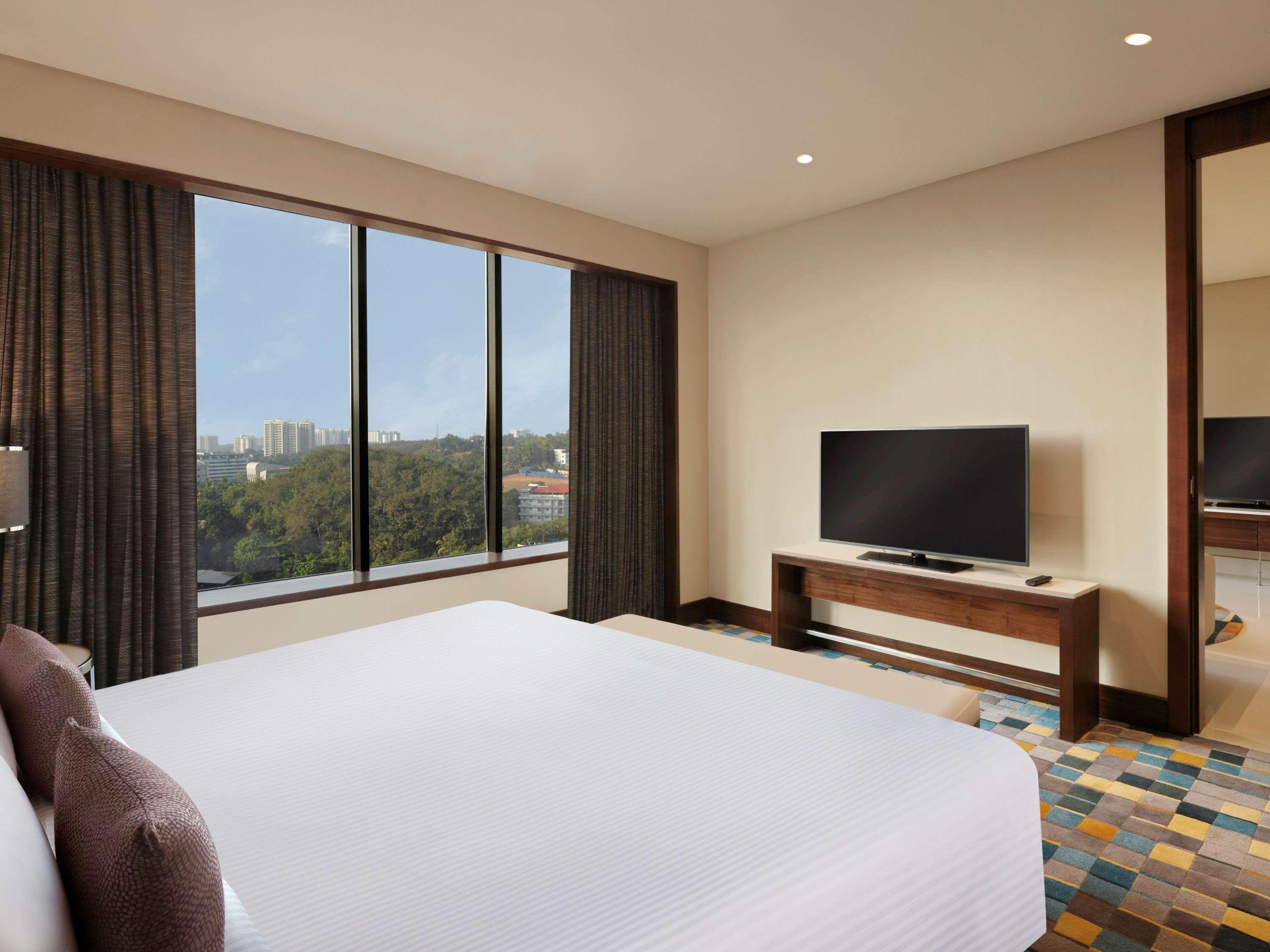 Novotel Kochi Infopark Exterior photo Suite