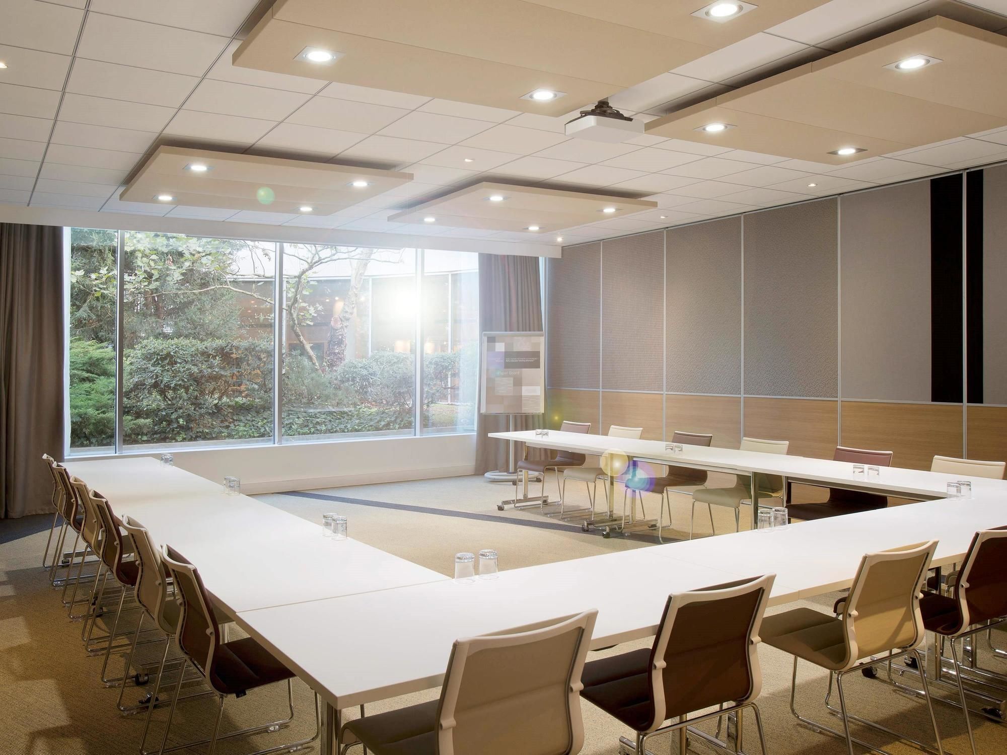 Novotel Kochi Infopark Exterior photo Meeting room